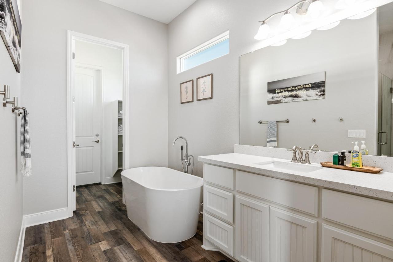 Stylish 4Br Crystal Beach Retreat Walk To Beach Bolivar Peninsula Exteriér fotografie